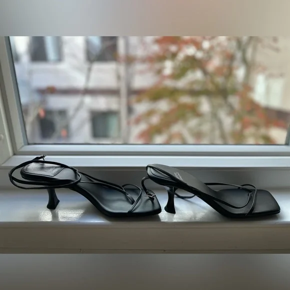 Jeffrey Campbell black strappy Fluxx kitten heels - Picture 4 of 11